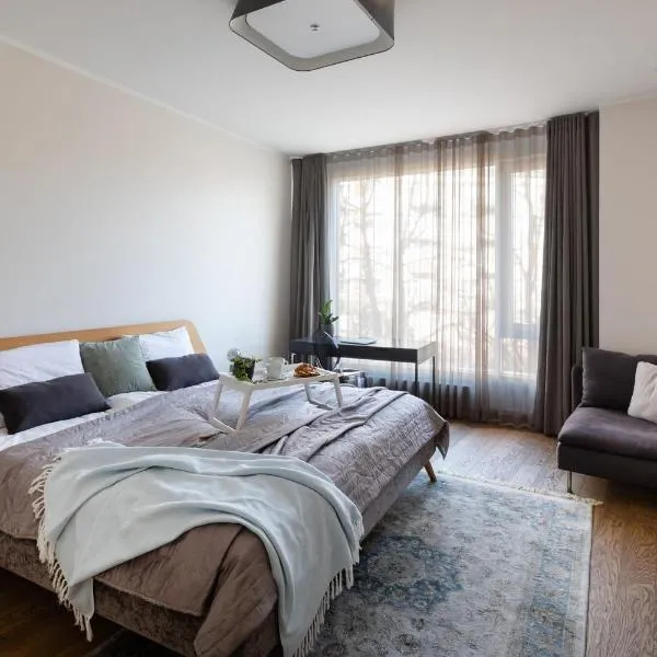 Riga Riverside Spacious One Bedroom Apartment, hotel en Riga