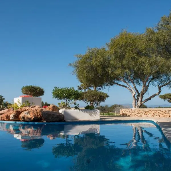 Apartamentos Vista Vedrá, hotel v destinaci La Savina