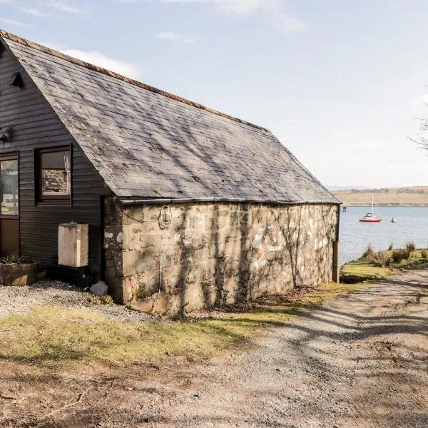 Greshornish Boathouse, hotel v destinaci Edinbain