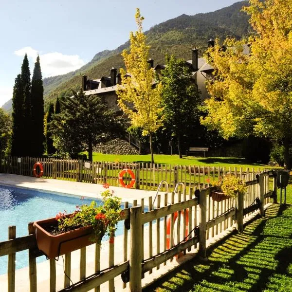 Chardín d'Alto-Apartamentos Chardins, hotel v destinaci Benasque