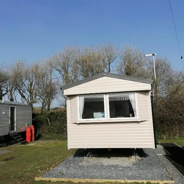 Sycamores Caravan, hotel in Helston