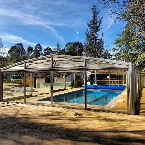 Camping El Helguero, hotel v destinaci Ruiloba
