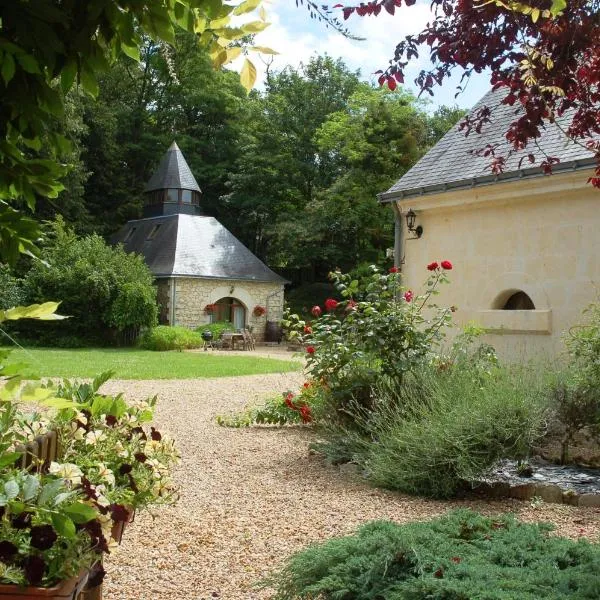 Le Logis du Pressoir Self Catering Gites in beautiful 18th Century Estate in the heart of the Loire Valley with heated pool and extensive grounds., hotel v destinaci Brion