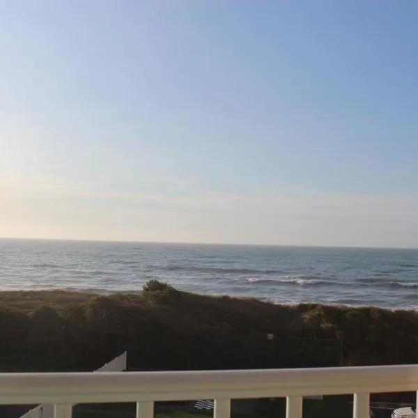 Ocean view, 2BR, 2BA Condo, St Regis 3213, Topsail, NC, hotel v destinaci North Topsail Beach