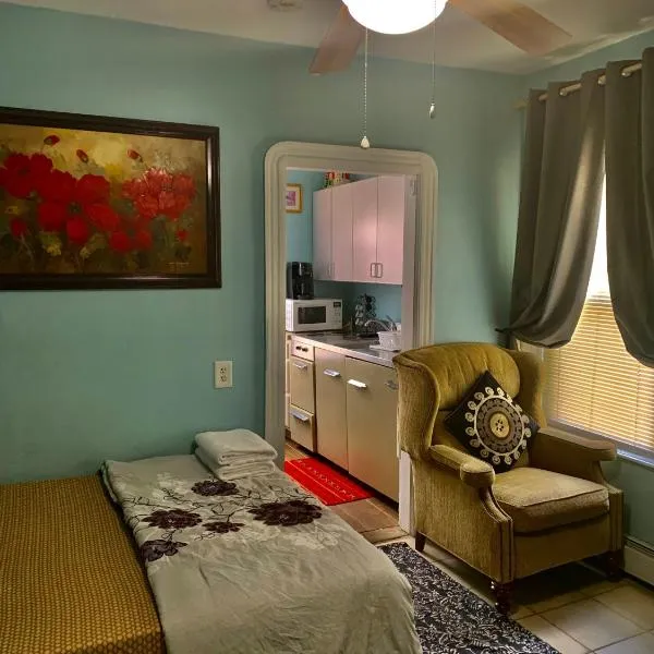 Cozy Private 1BR, Well Appointed, Near Providence, MA, RI Line, Easy Access to I-95, hotel v destinaci Pawtucket