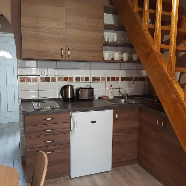 Egniss Apartman, hotel u gradu 'Bogács'