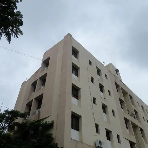 Cosmos Luxury Vimannagar, hotel in Pune