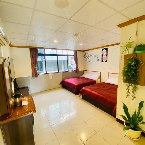 sunmoonlake sunflower house, hotel v destinaci Yuchi