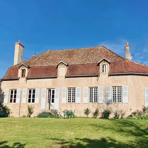 Le brûlon, hotel v destinaci Bourg-le-Comte