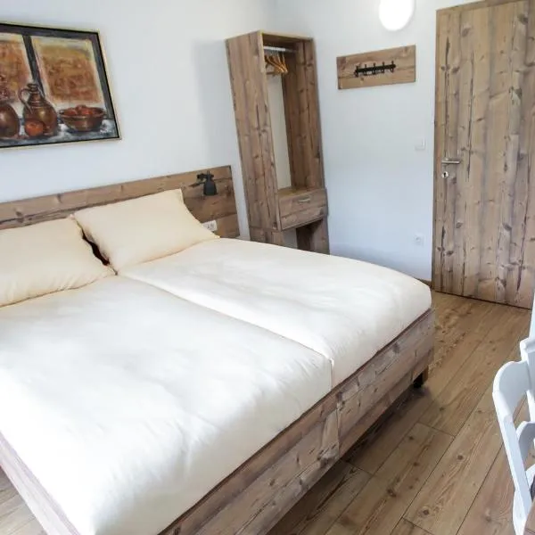 Hiša Poljana Rooms, hotel en Prevalje