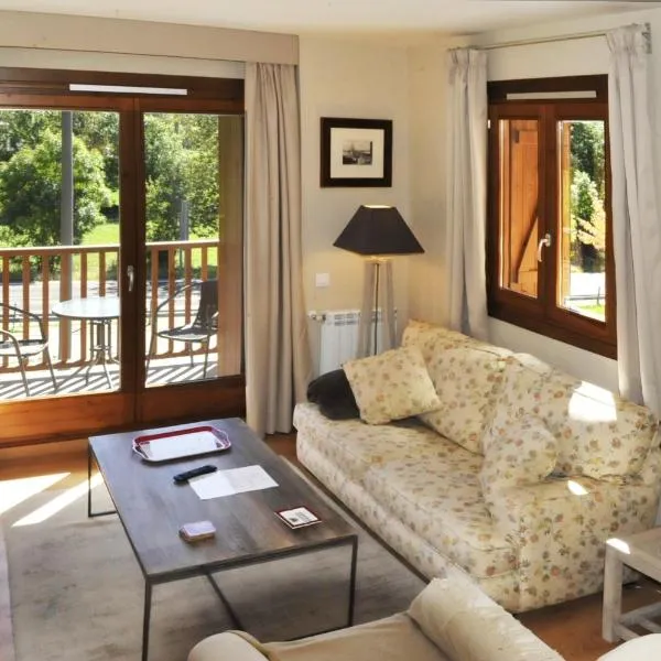 Chardín de Llum-Apartamentos Chardins, hotel in Benasque
