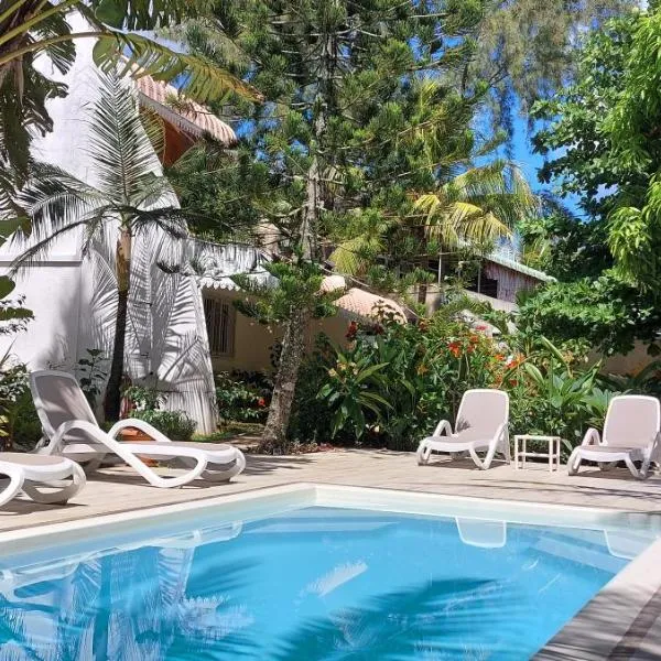 Lush Garden Villa with private pool, hotell i Trou aux Biches