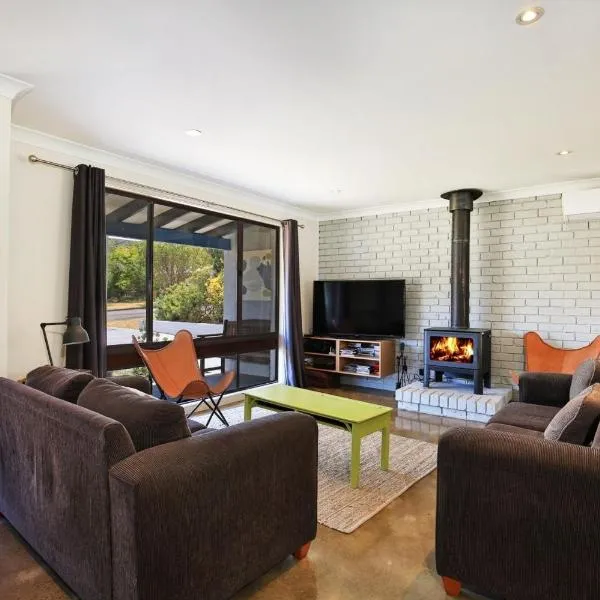 Aloha - Short Drive to Berry & The Beach - Fireplace and Firepit, hotel in Shoalhaven Heads