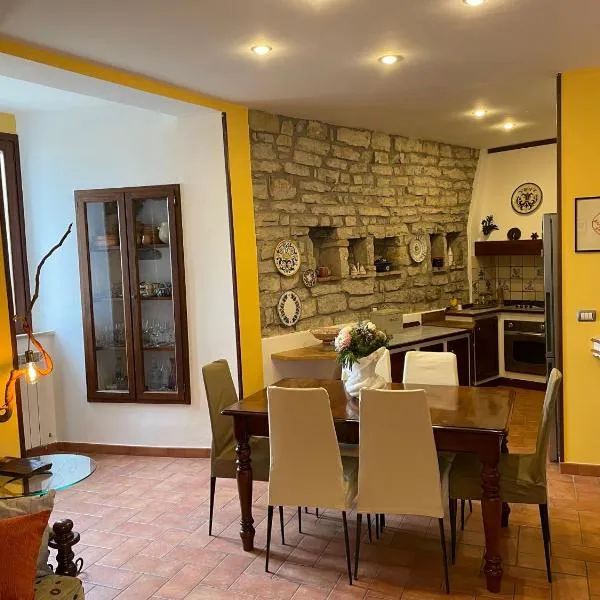 Bellissima casa dentro il castello di San Savino, hotel v destinaci San Savino