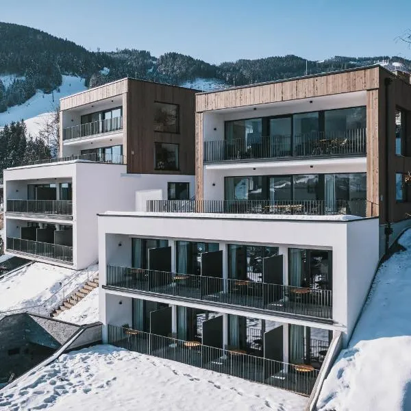 Nikolaus by AvenidA Panoramic Wellness Suites, hotel in Zell am See