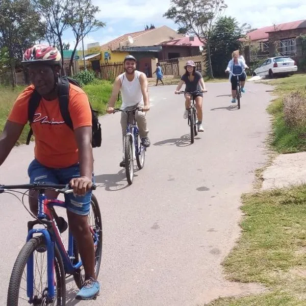 Authentic Bicycle Tours and Backpackers, hotel en Soweto