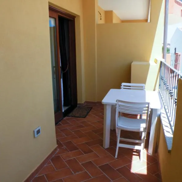 Appartamento residence casa vacanza bonus traghetto, hotelli kohteessa Santa Teresa Gallura