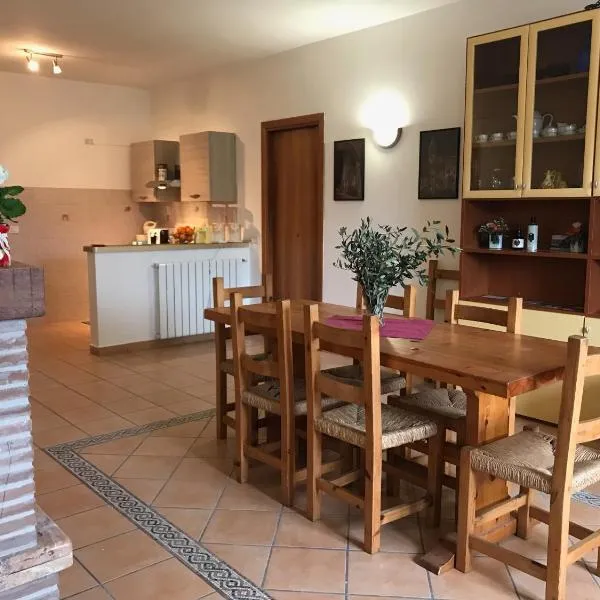 La Casa di Demetra. Un Paradiso tra gli Olivi., hotel v destinaci Montecchio