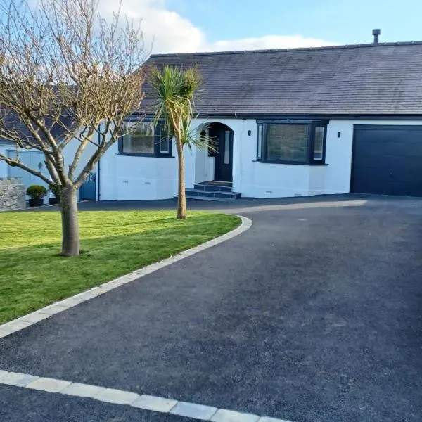 Westbourne by the sea, Benllech, Anglesey.、ベンスレフのホテル