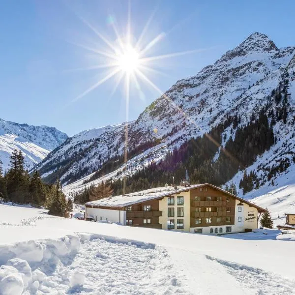 Hotel Sonnblick, hotel di Sankt Leonhard im Pitztal