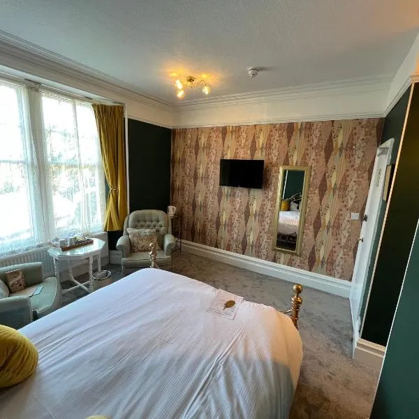 Kirkwood Guest House, free parking, electric car point, hotel a Windermere