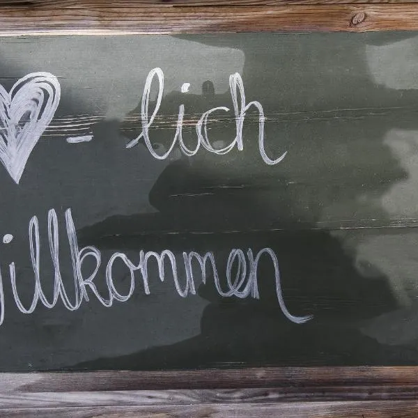 Gästehaus beim Metzger / Döttingen am Nürburgring, hotel en Döttingen