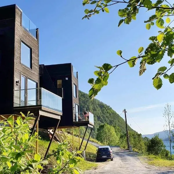 Mikrohyttene i Åkrafjorden, hotel v destinaci Etnesjøen