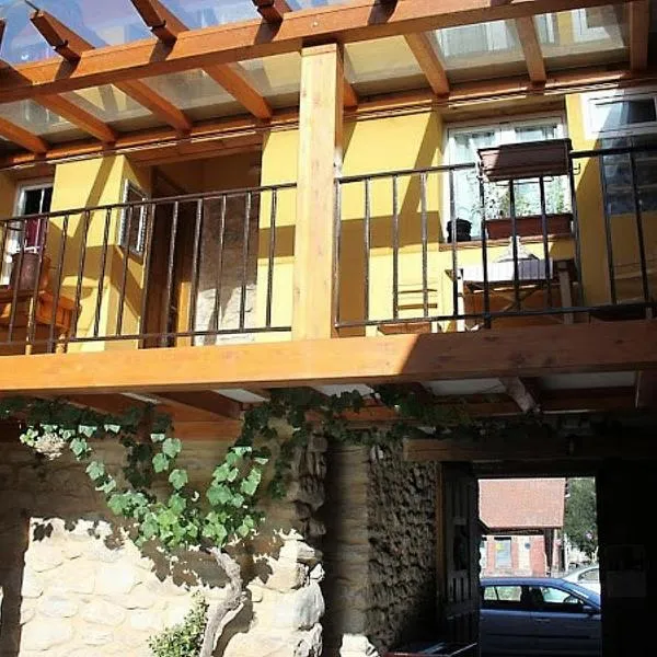 Casa Candana, hotel in Santa Colomba de las Arrimadas