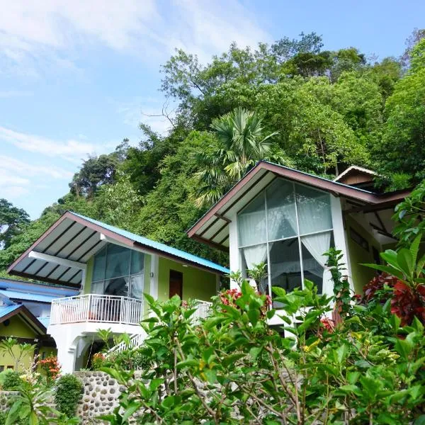 JungleRiverHouse & JungleRiverResort, hotel in Bukit Lawang