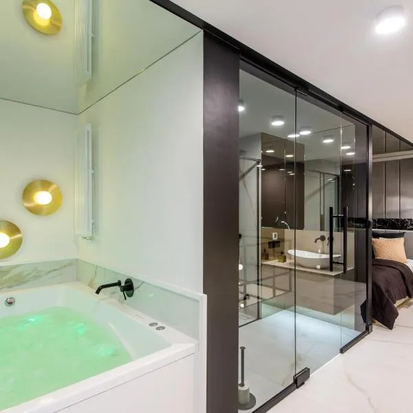 Super-Apartamenty VIP Jacuzzi II, hotel in Poznań