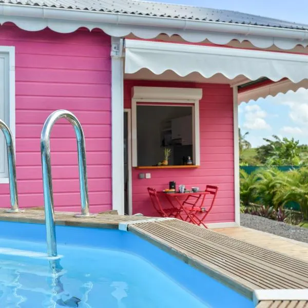 Les jardins de CHANTILLY -Bungalows 4 étoiles avec jardins et piscines privées, hotel in Baie-Mahault