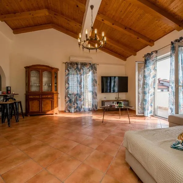 Nikolina Rab Apartments: Rab şehrinde bir otel