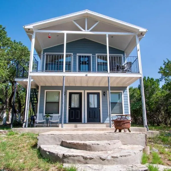 Serene Shores on Medina lake, hotel in Bandera