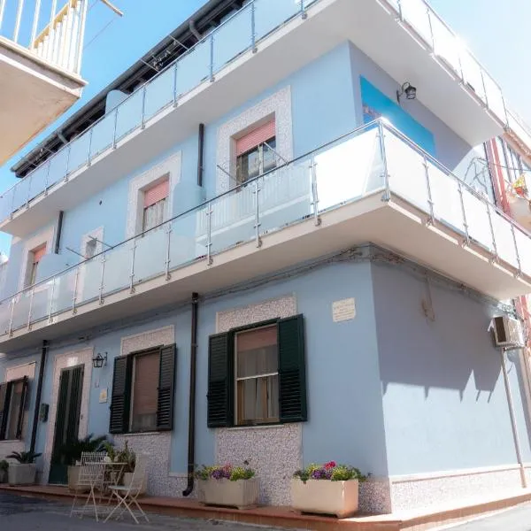 Stella Maris Marzamemi Apartments: Marzamemi'de bir otel