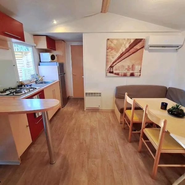 L'éveil des sens – hotel w mieście Saint-Chéron