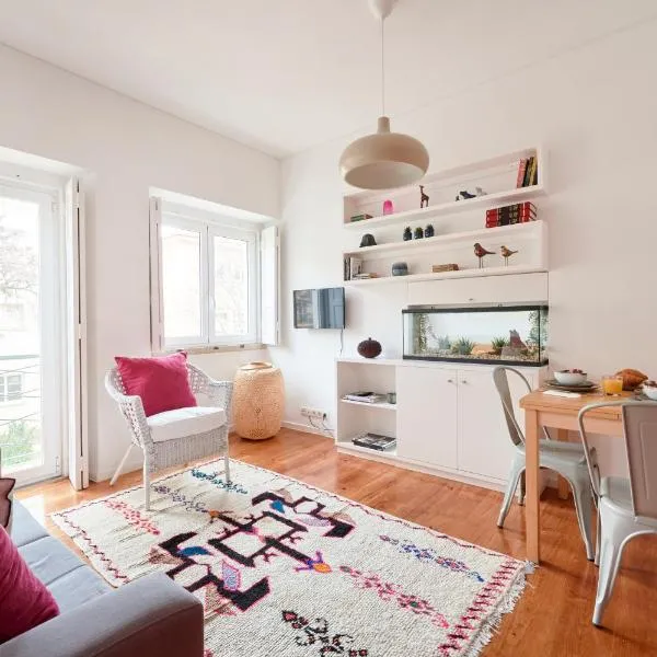 Sunny Renovated Apt With AC, By TimeCooler, hotel in Lisbon