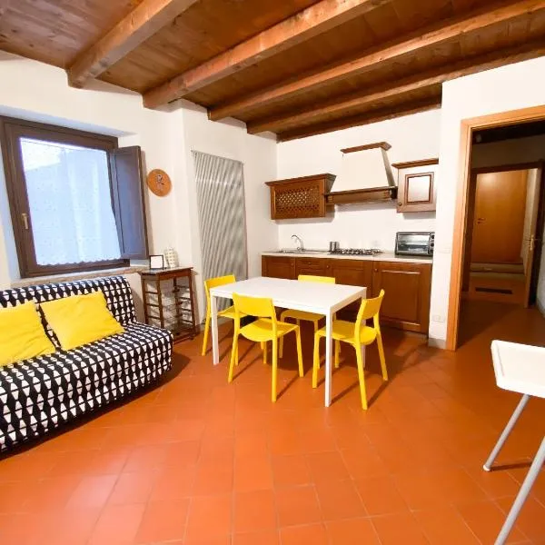 Casa Vacanze di Arlecchino, hotel v destinácii San Giovanni Bianco