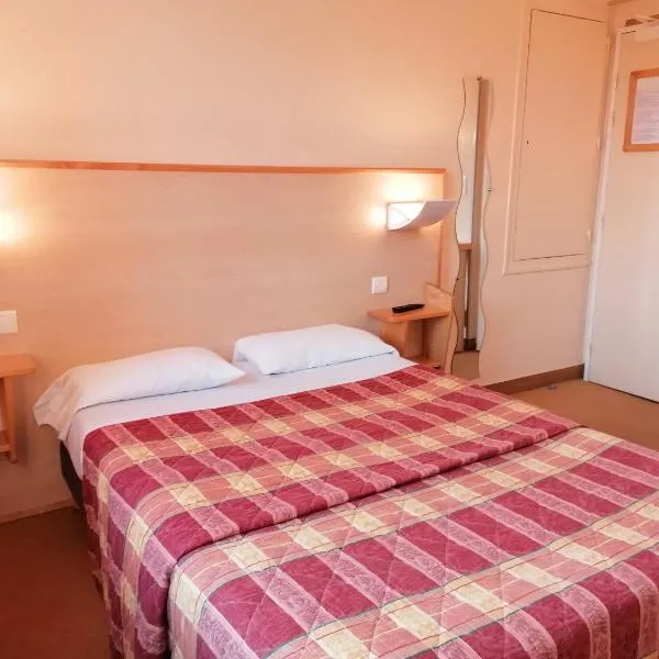 Les Charmilles, hotel v destinaci Poligny