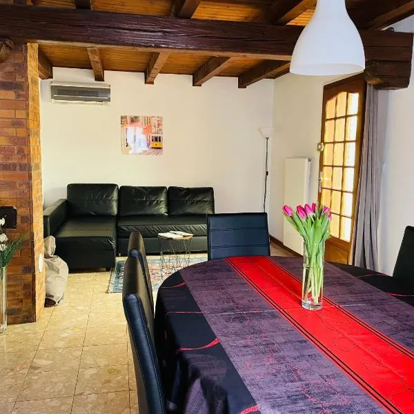 Aux deux hirondelles, hotel in Houssen