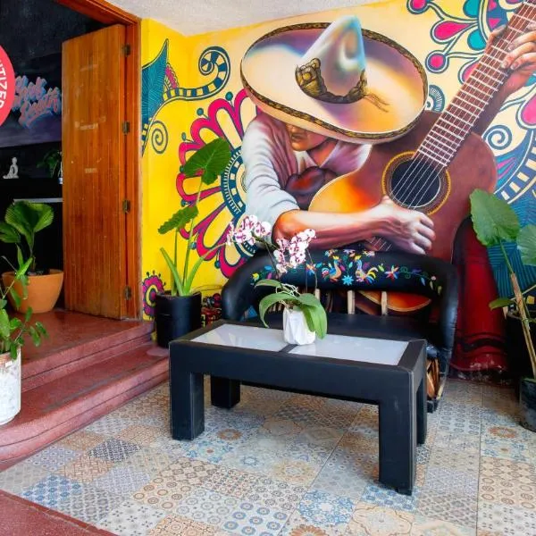 Hostal La Paz & Love Guadalajara, hotel v destinaci Guadalajara