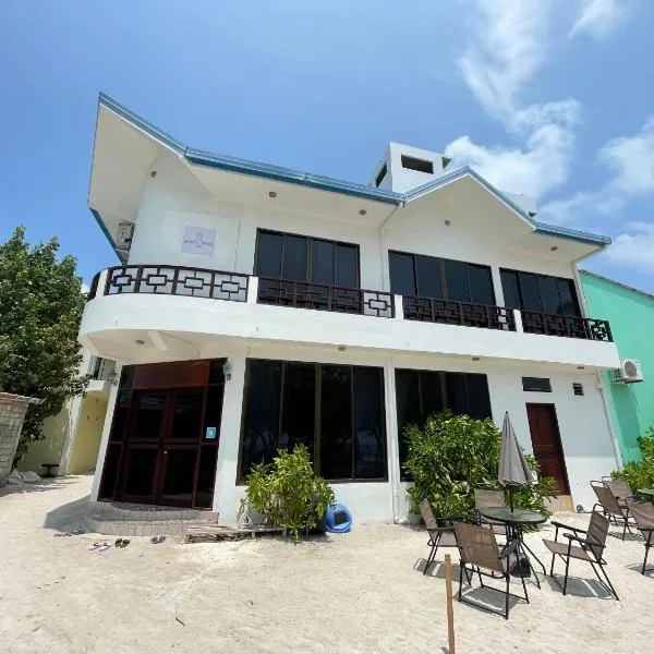 Beach Walk Villa Maldives, Hotel in Gulhi