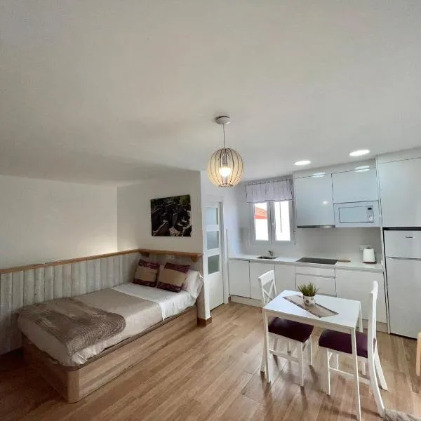 APARTAMENTO , LOFT BOBASTRO CErCA DEL CAMINITO DEL REY ARDALES: Ardales'te bir otel