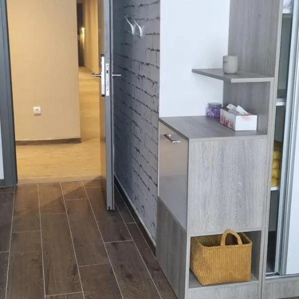 Kraljevi Cardaci 9D 12- Sunny view, hotel in Kopaonik