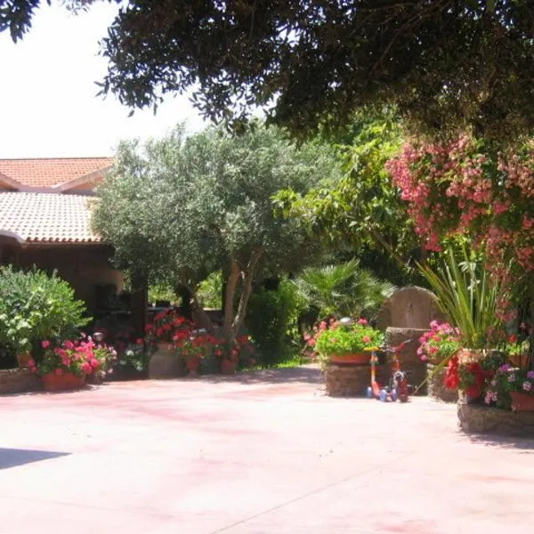 Agriturismo Gavina Pes, hotel v destinaci Campanedda