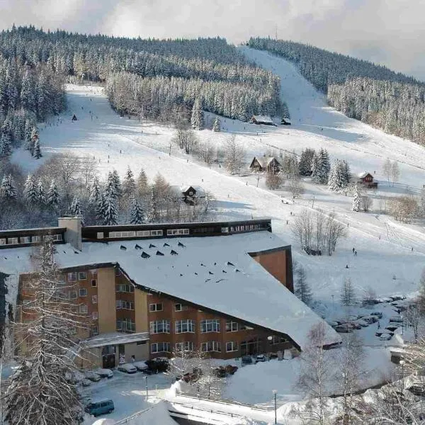 娱乐健身酒店，位于哈拉霍夫的酒店