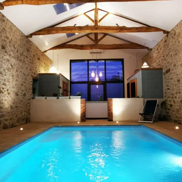 L'Escale du Bocage Piscine couverte chauffée, hotel in La Flocellière