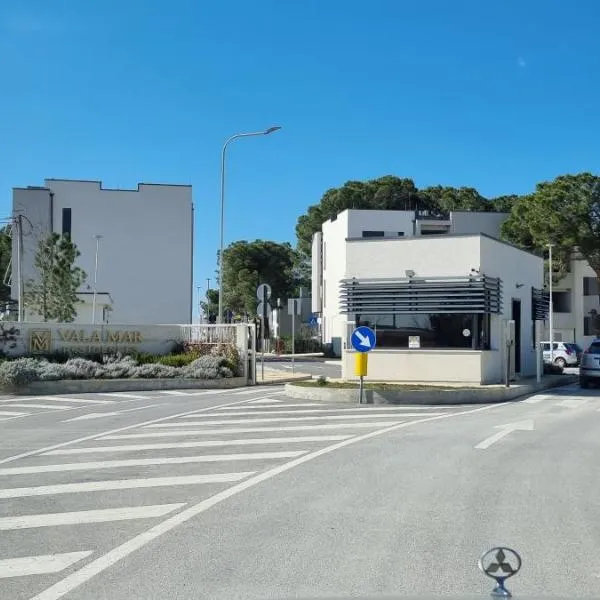 The Apartments in VALAMAR, hotel em Hamallë