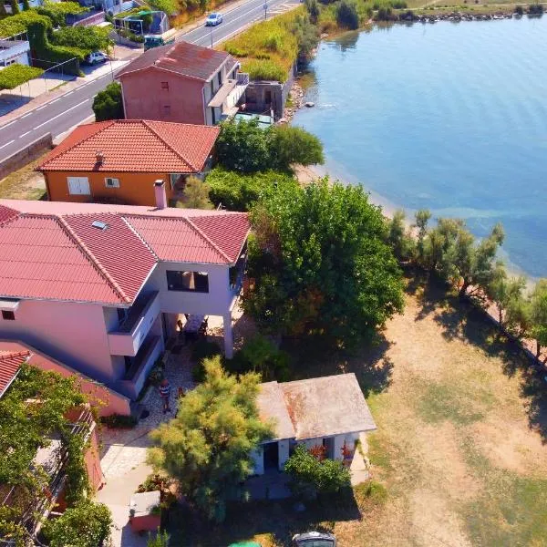 Dubravka, hotel v destinácii Dinjiška