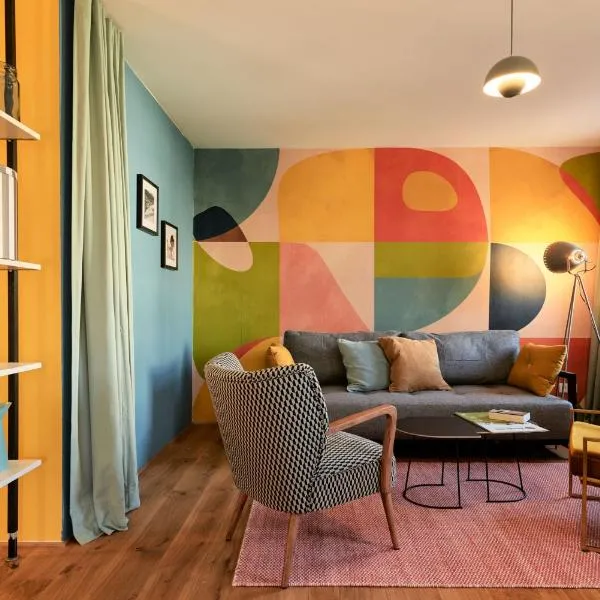 Rotes Haus Bregenz Pop-Up Wohnung، فندق في بريغنز