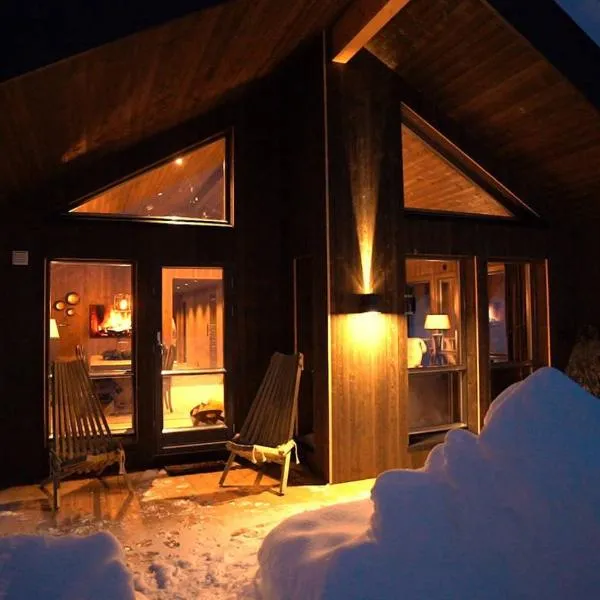 Modern unique cabin fantastic location Skeikampen、Mellbøのホテル